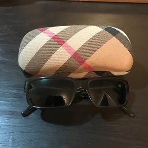 Unisex Burberry sunglasses